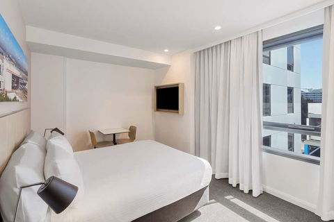Travelodge Sydney Airport - Holiday Adelaide 5