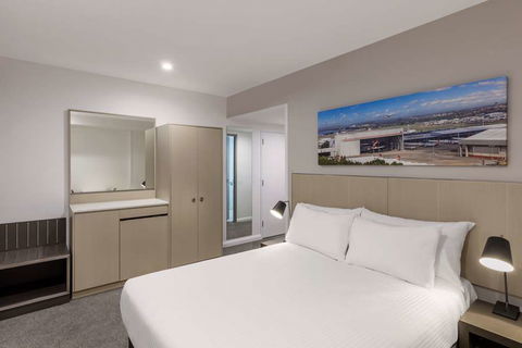 Travelodge Sydney Airport - Holiday Adelaide 6