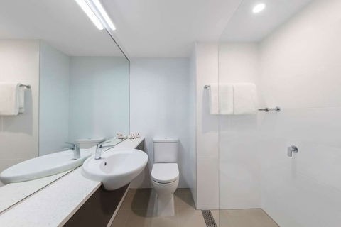 Travelodge Sydney Airport - Holiday Adelaide 7