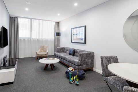 Meriton Serviced Apartments North Sydney - Holiday Adelaide 4