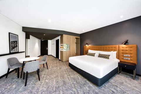 Vibe Hotel North Sydney - Holiday Adelaide 12