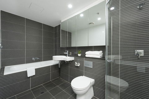 Astra Apartments North Sydney - Holiday Adelaide 3