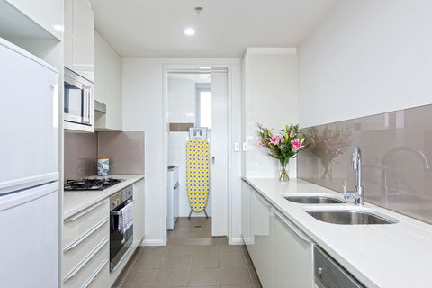 Astra Apartments North Sydney - Holiday Adelaide 5