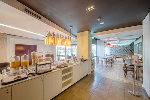 Royal Pacific Hotel - Holiday Adelaide 1