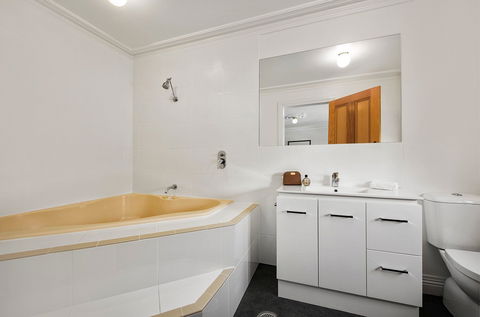 Quest Trinity House - Holiday Adelaide 4