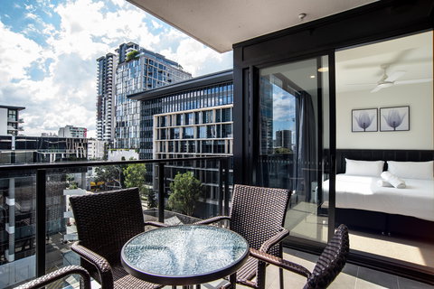 Arise Atlas - Holiday Adelaide 1