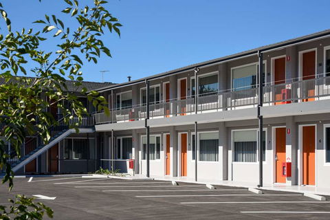 HotelMOTEL - Holiday Adelaide 0
