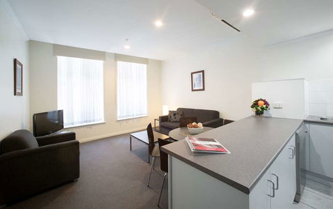 Franklin Central Apartments - Holiday Adelaide 2