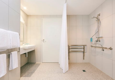 Holiday Inn Express Adelaide City Centre - Holiday Adelaide 7