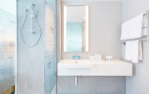 Holiday Inn Express Adelaide City Centre - Holiday Adelaide 8