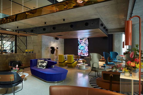 QT Melbourne - Holiday Adelaide 1