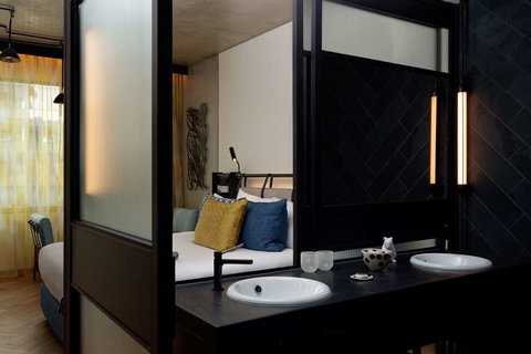 QT Melbourne - Holiday Adelaide 5