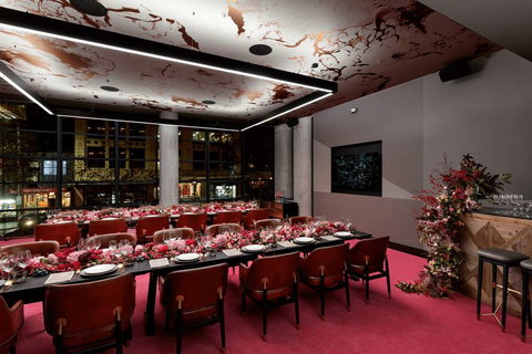 QT Melbourne - Holiday Adelaide 8