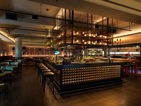 QT Melbourne - Holiday Adelaide 13