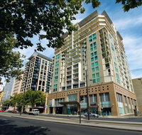 Oaks Embassy - Holiday Adelaide