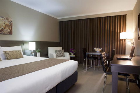 Pavilion on Northbourne - Holiday Adelaide 3