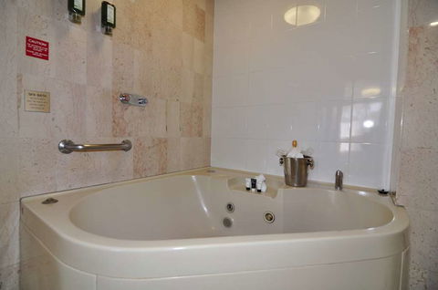 Pavilion on Northbourne - Holiday Adelaide 15