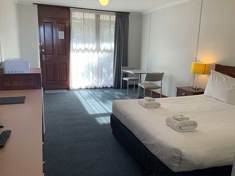 The Lightkeepers Inn - Holiday Adelaide 0