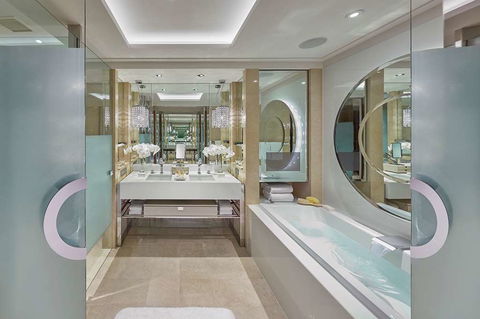 Crown Towers Melbourne - Holiday Adelaide 6