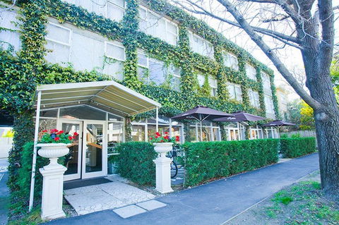 Punt Road Apartment Hotel - Holiday Adelaide 0