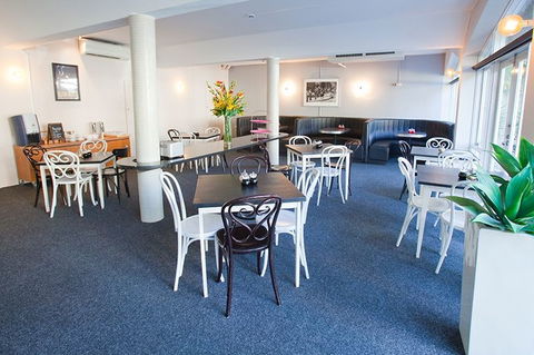 Punt Road Apartment Hotel - Holiday Adelaide 2