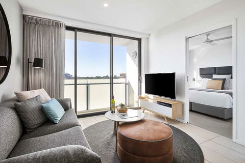 Alcyone Hotel Residences - Holiday Adelaide 10