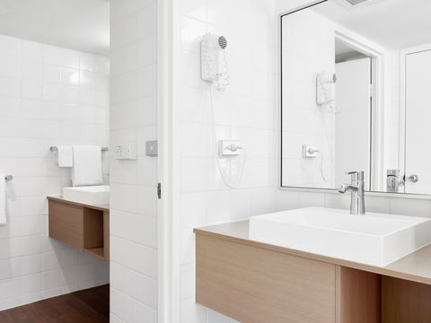 Ibis Hotel - Holiday Adelaide 7