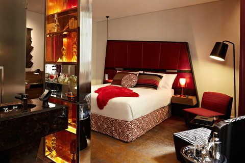 QT Sydney - Holiday Adelaide 8