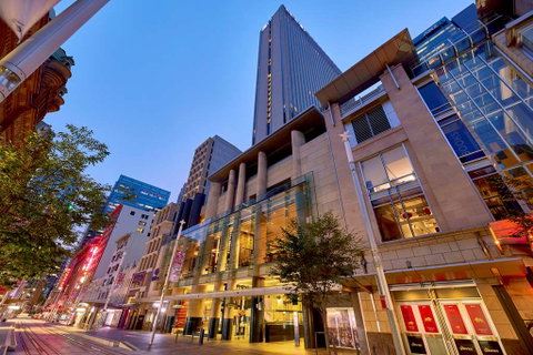 Hilton Sydney - Holiday Adelaide 0