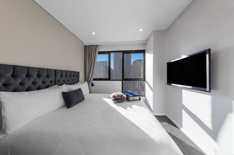 Meriton Suites Kent Street - Holiday Adelaide 7