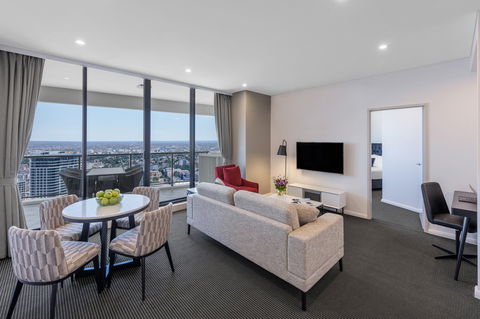 Meriton Suites Kent Street - Holiday Adelaide 9