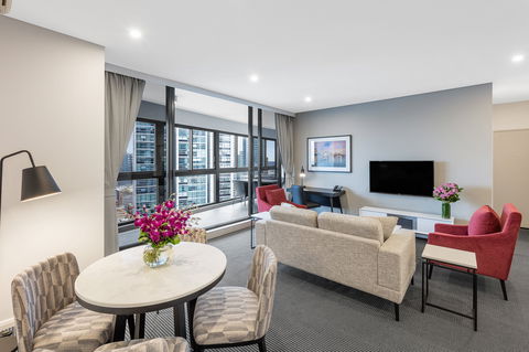 Meriton Suites Kent Street - Holiday Adelaide 10