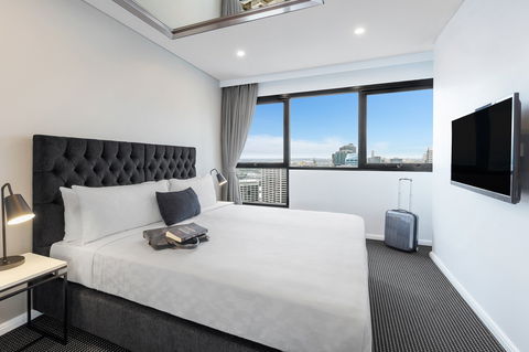 Meriton Suites Kent Street - Holiday Adelaide 11