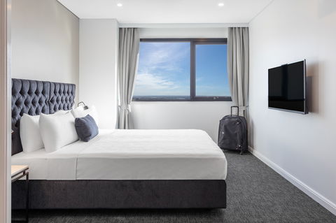 Meriton Suites Kent Street - Holiday Adelaide 16