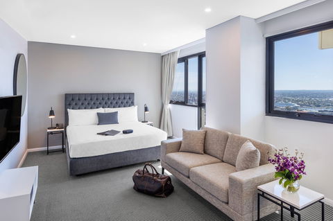 Meriton Suites Kent Street - Holiday Adelaide 17