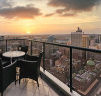 Meriton Suites Pitt Street - Holiday Adelaide