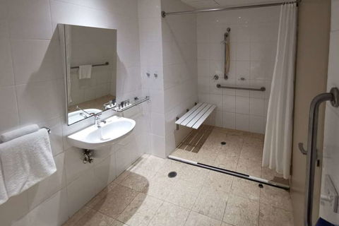 APX Apartments Darling Harbour - Holiday Adelaide 6