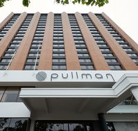 Pullman Melbourne on the Park - Holiday Adelaide