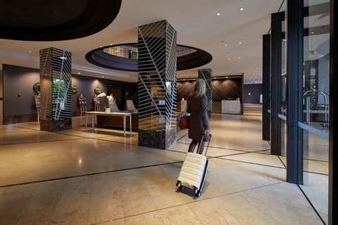 Pullman Melbourne On The Park - Holiday Adelaide 3