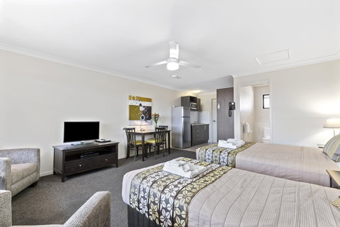 Blackwater Central Motel - Holiday Adelaide 4