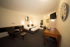 Emerald Maraboon Motor Inn - Holiday Adelaide 7