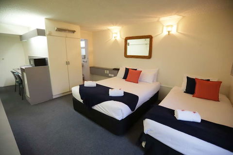 Emerald Central Hotel - Holiday Adelaide 5