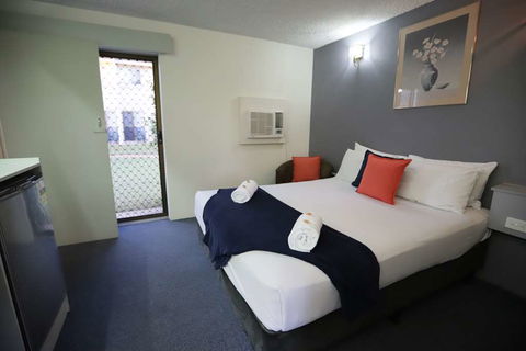 Emerald Central Hotel - Holiday Adelaide 6