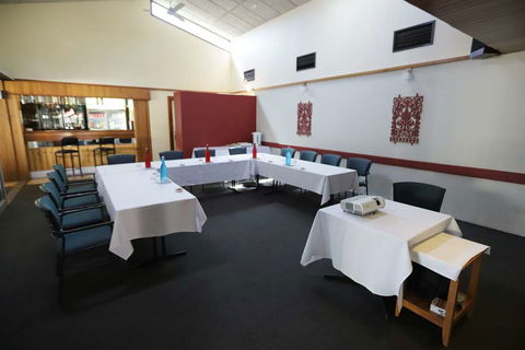 Emerald Central Hotel - Holiday Adelaide 8
