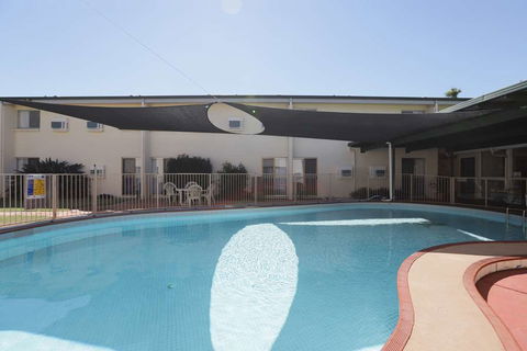 Emerald Central Hotel - Holiday Adelaide 9