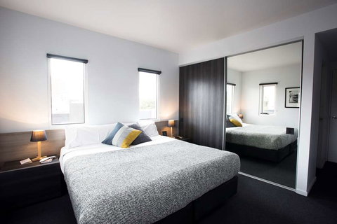 Tyrian Serviced Apartments - Holiday Adelaide 1