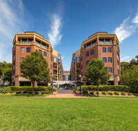 Amora Hotel Riverwalk Melbourne - Holiday Adelaide