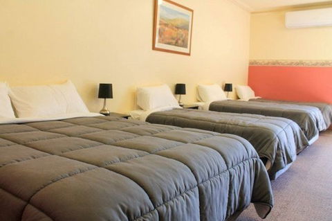 St Georges Motor Inn - Holiday Adelaide 4