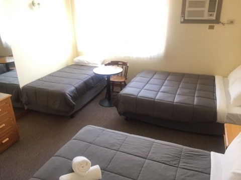 St Georges Motor Inn - Holiday Adelaide 9