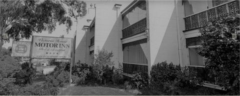 Victoria House Motor Inn - Holiday Adelaide 2